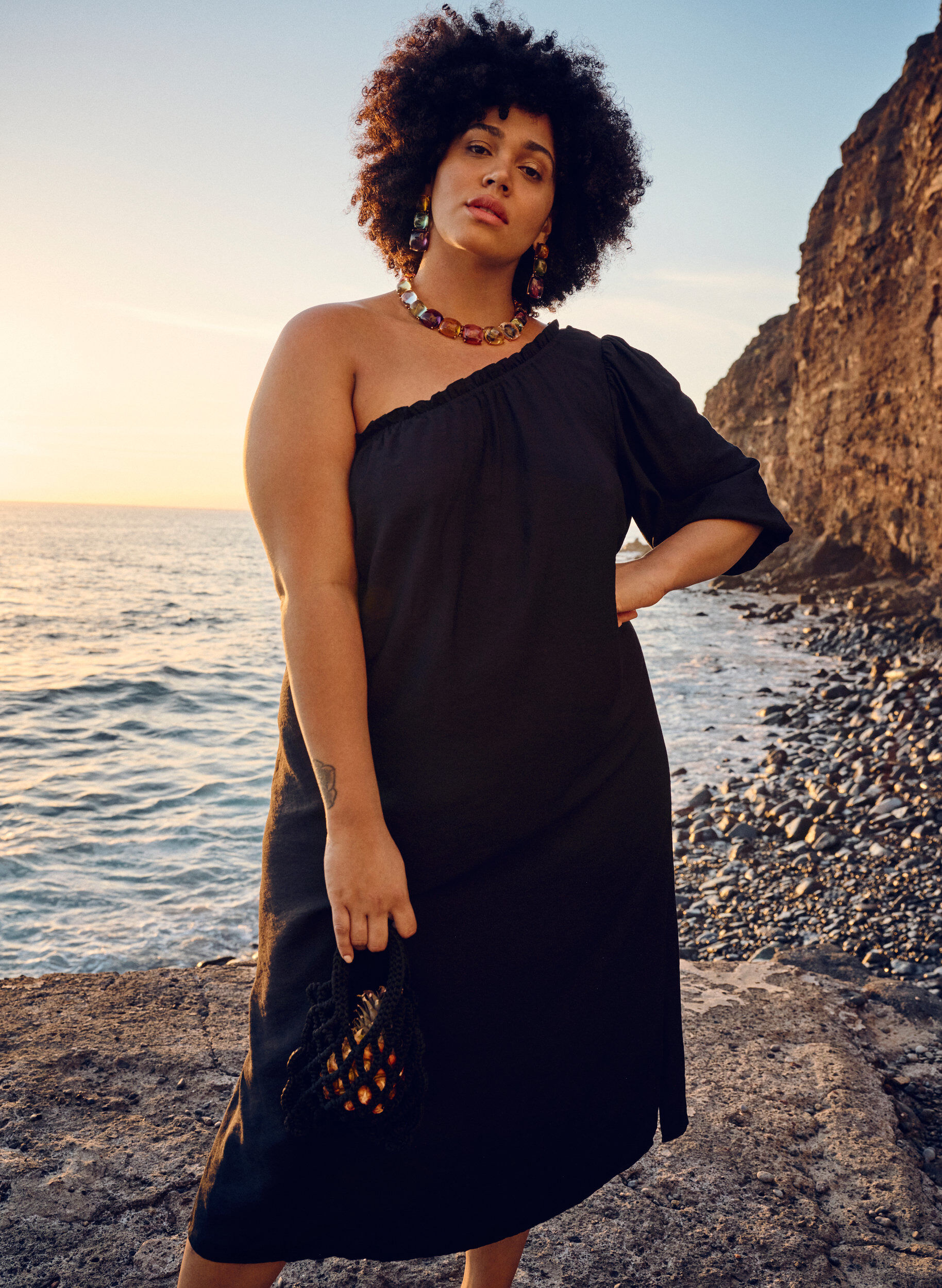 Zizzi One-shoulder kjole av viskose, Svart, Image image number 0