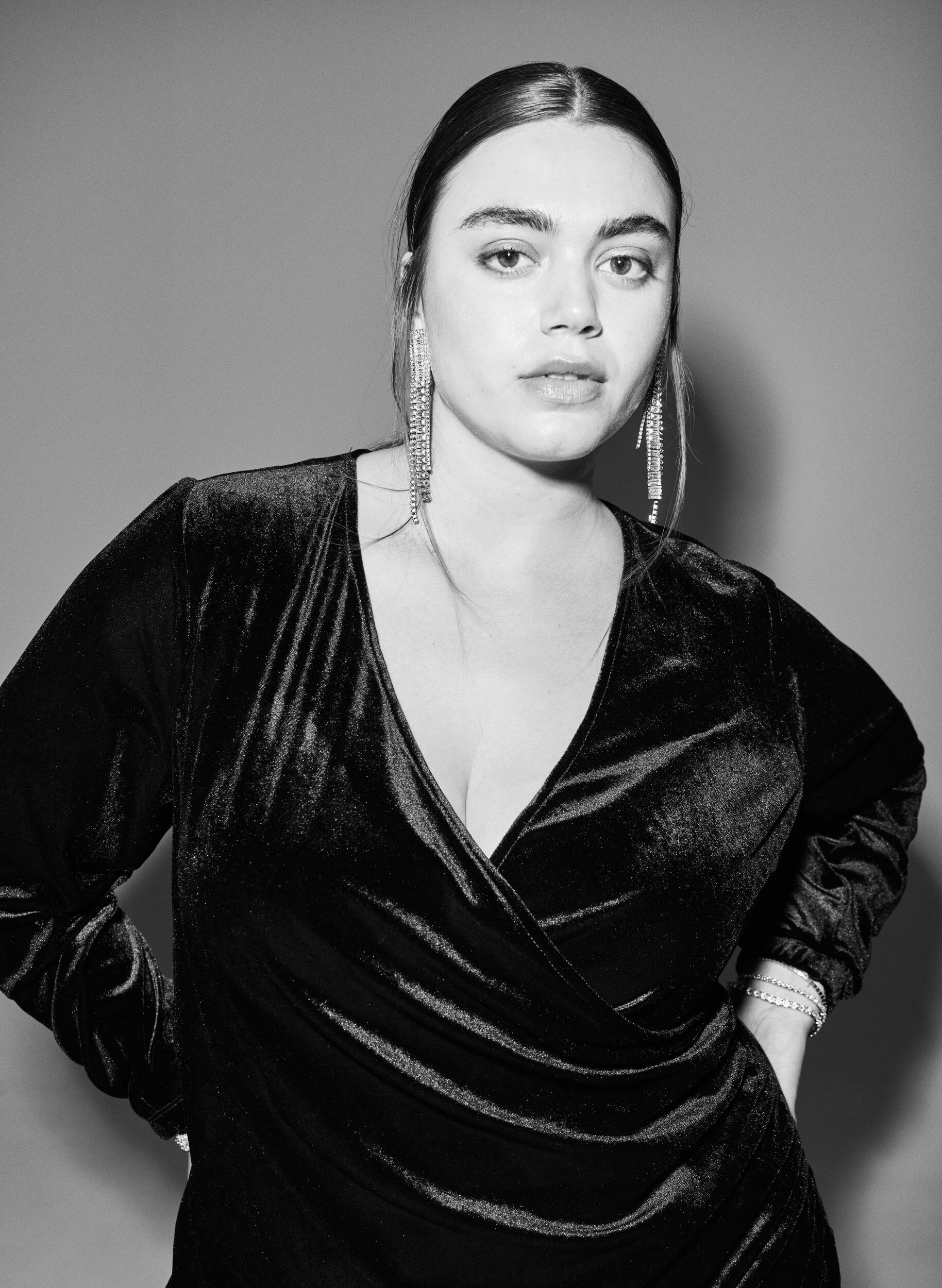 Zizzi Kort velurkjole med wrap-effekt, Svart, Image image number 0