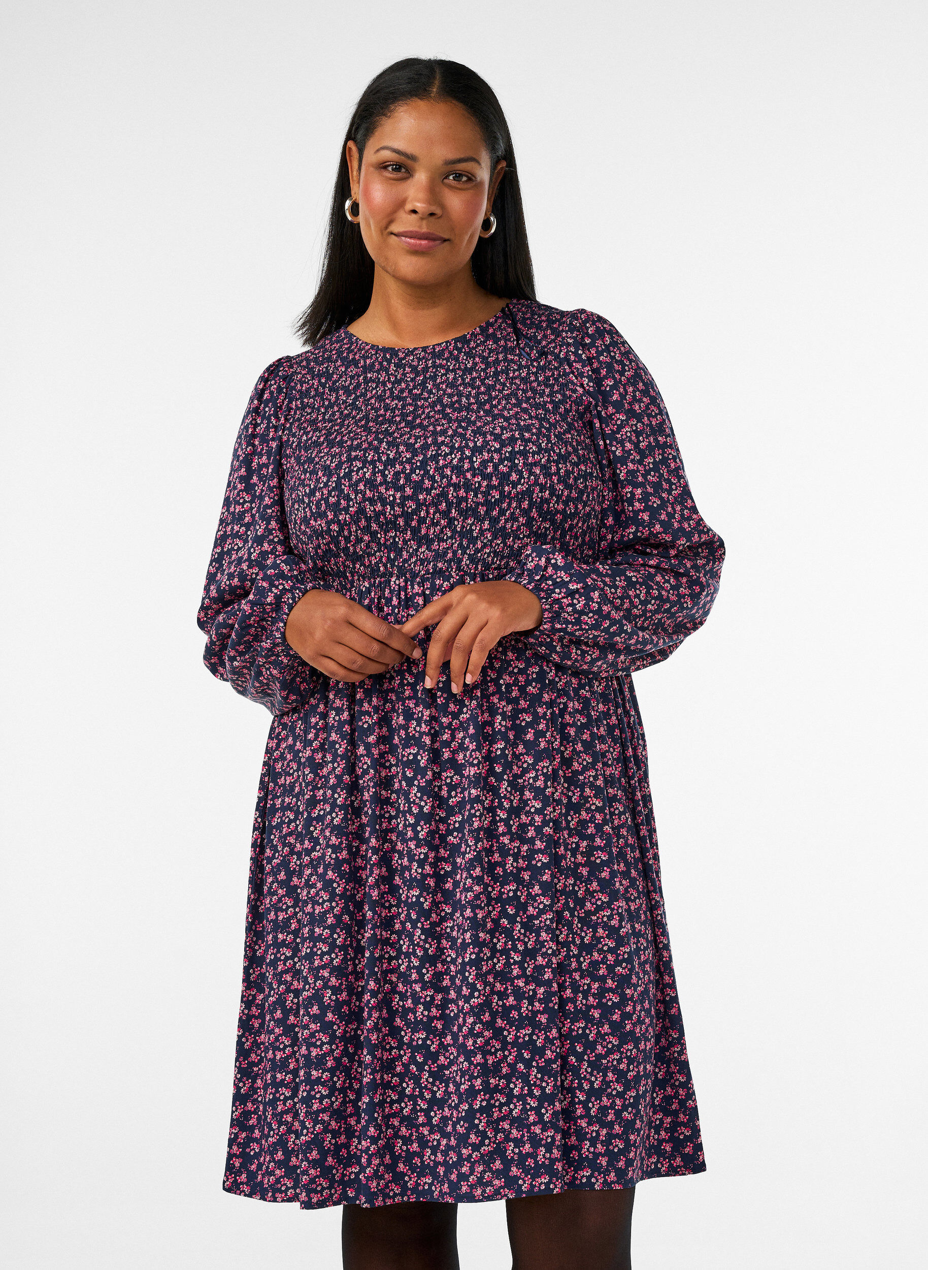 ZizziKjole med smocket topp og sm&aring;blomstret m&oslash;nster, Bl&aring;, Model image number 0