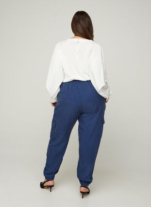 Bukser i lyocell med store lommer, Dark Denim, Model image number 0