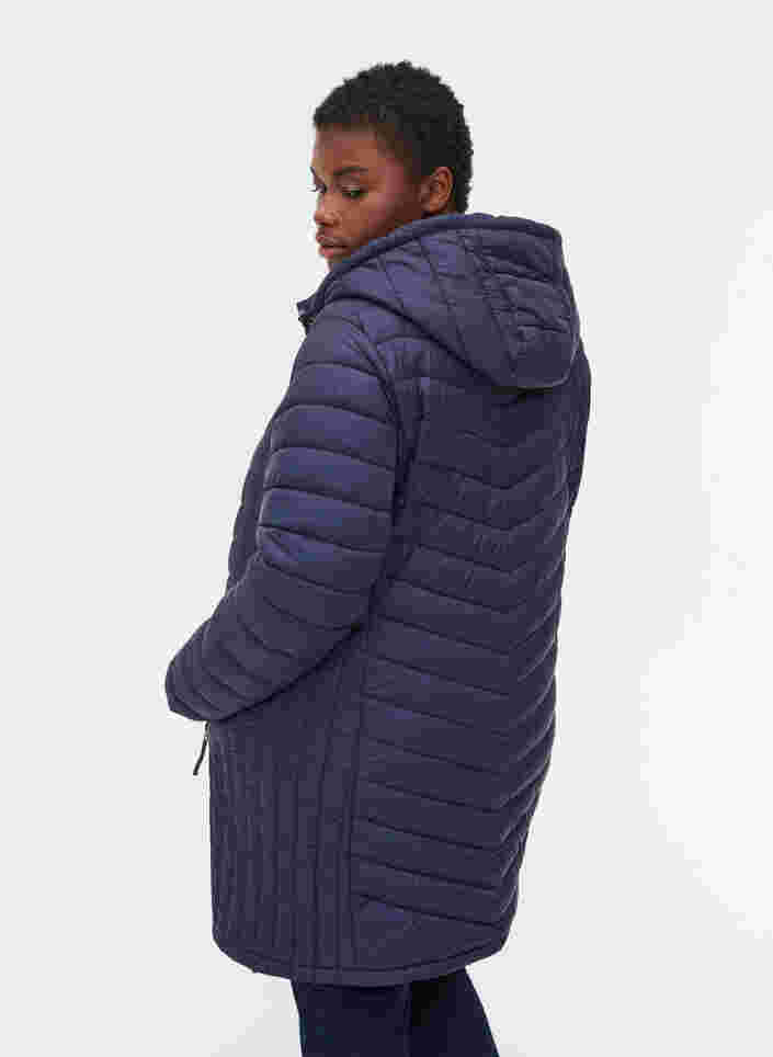 Lett jakke med quiltet mønster, avtagbar hette og lommer, Navy Blazer, Model image number 1