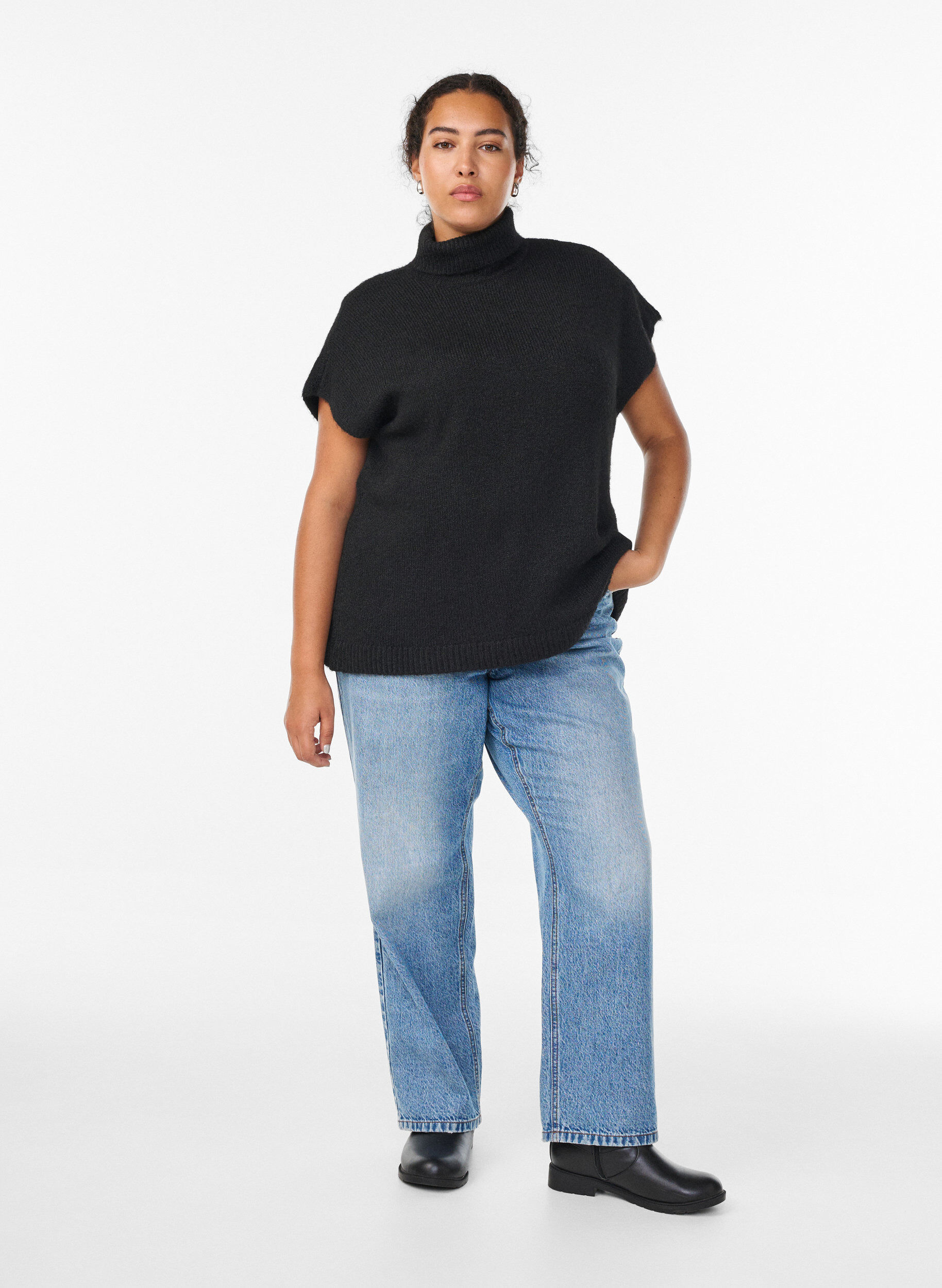 Zizzi Ermel&oslash;s strikket vest med h&oslash;y hals, Svart, Model image number 1