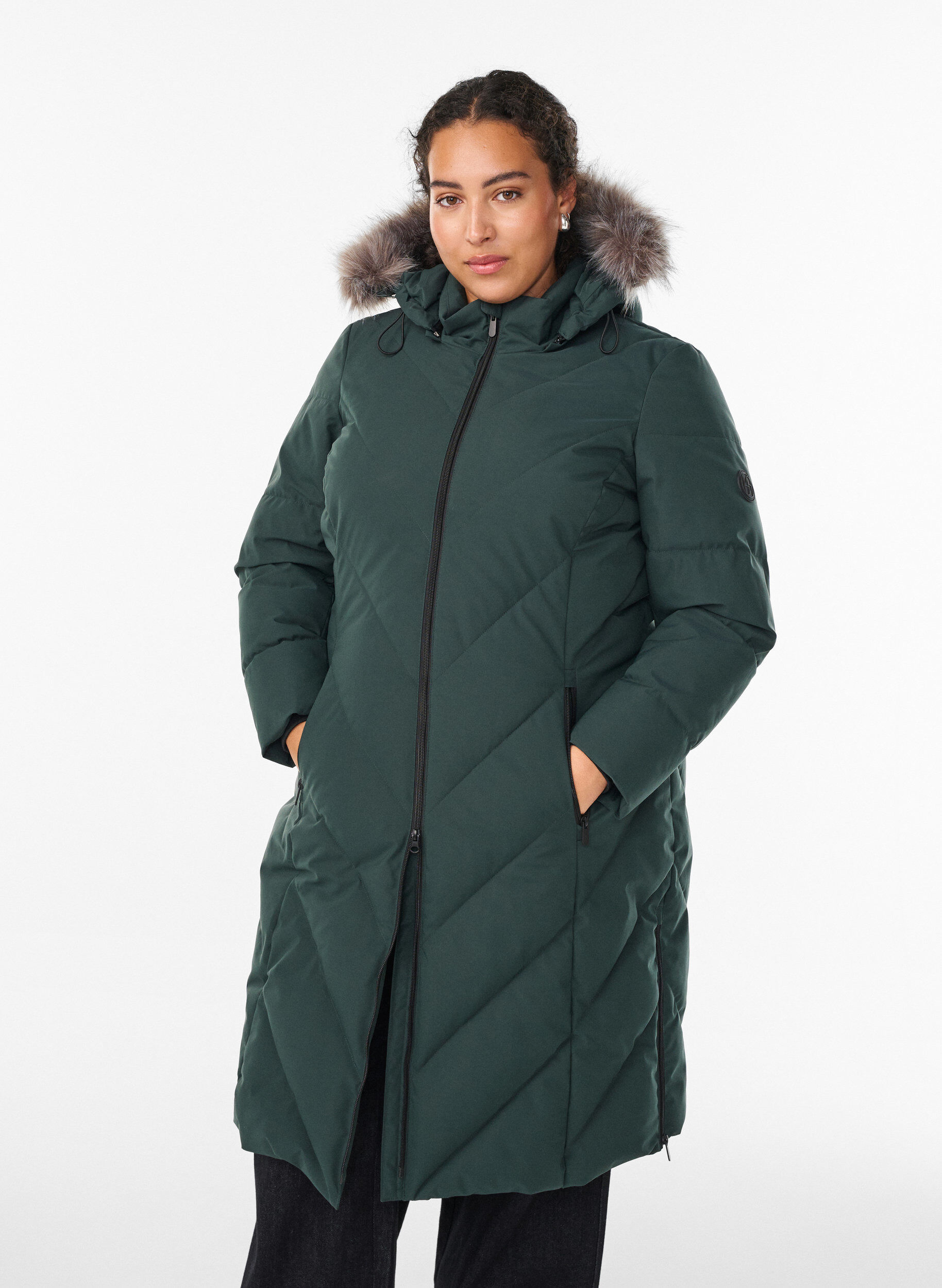 ZizziLang vinterk&aring;pe med kroklukking og en imitert pelskrage, Gr&oslash;nn, Model image number 0