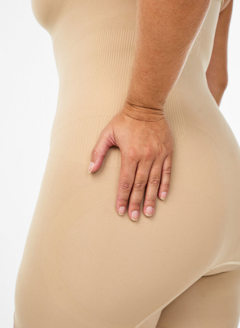 Shapewear-body med åpning i bunn, Beige, Model image number 2