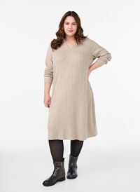 Kabelstrikkjole med V-hals, Beige Kabelstrikkjole med V-hals, Beige, Model