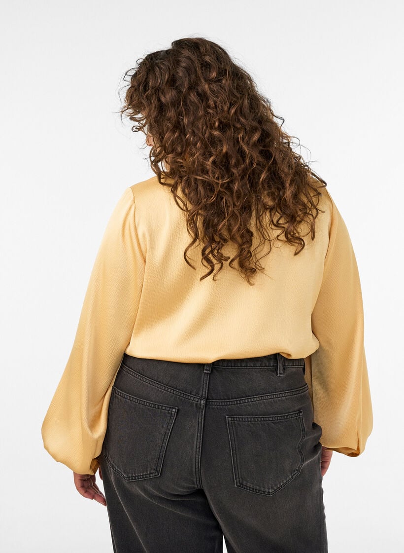Bluse med skjortekrage og V-hals, Gul, Model image number 2
