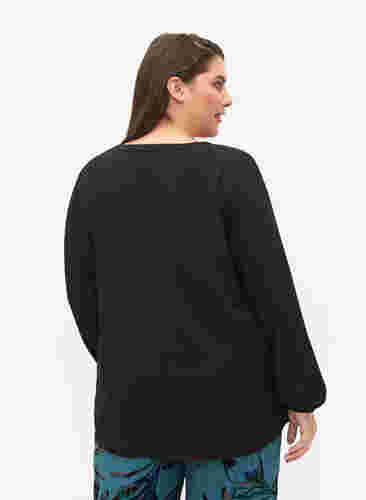 Ensfarget bluse med V-hals, Black, Model image number 1