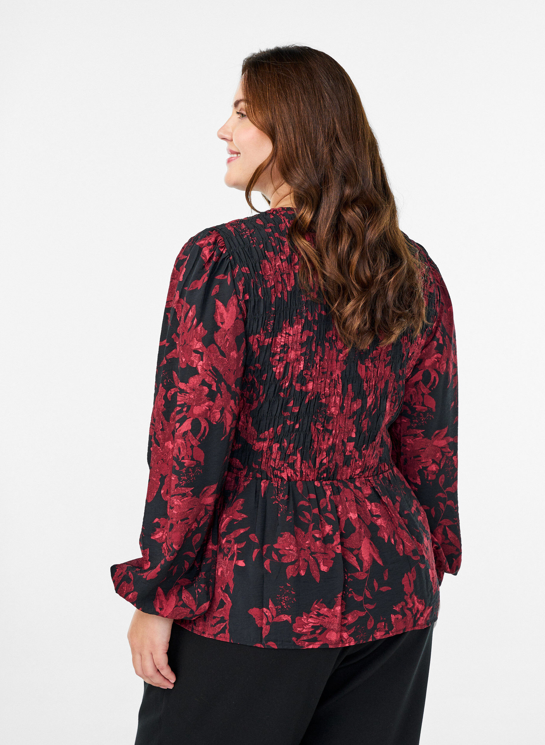 ZizziBluse med smock og lange ermer, Svart, Model image number 2