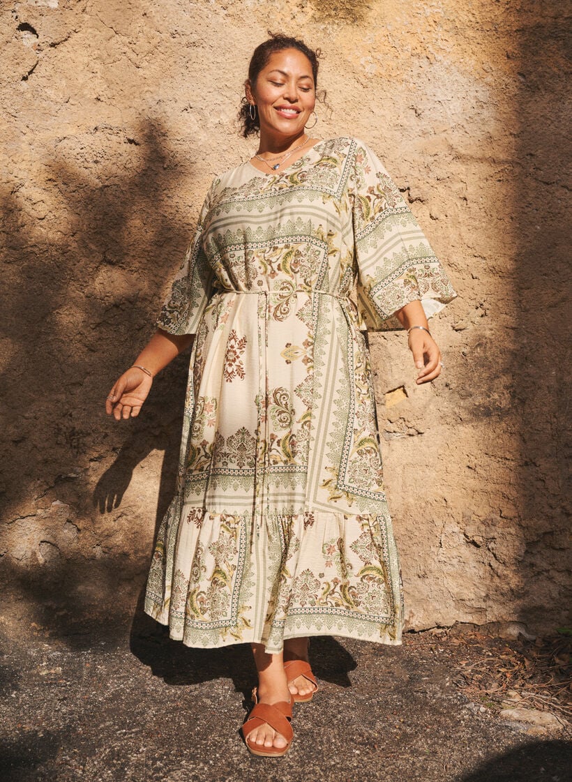 M&oslash;nstret midikjole i viskose med knytebelte, Gr&oslash;nn, Image image number 0