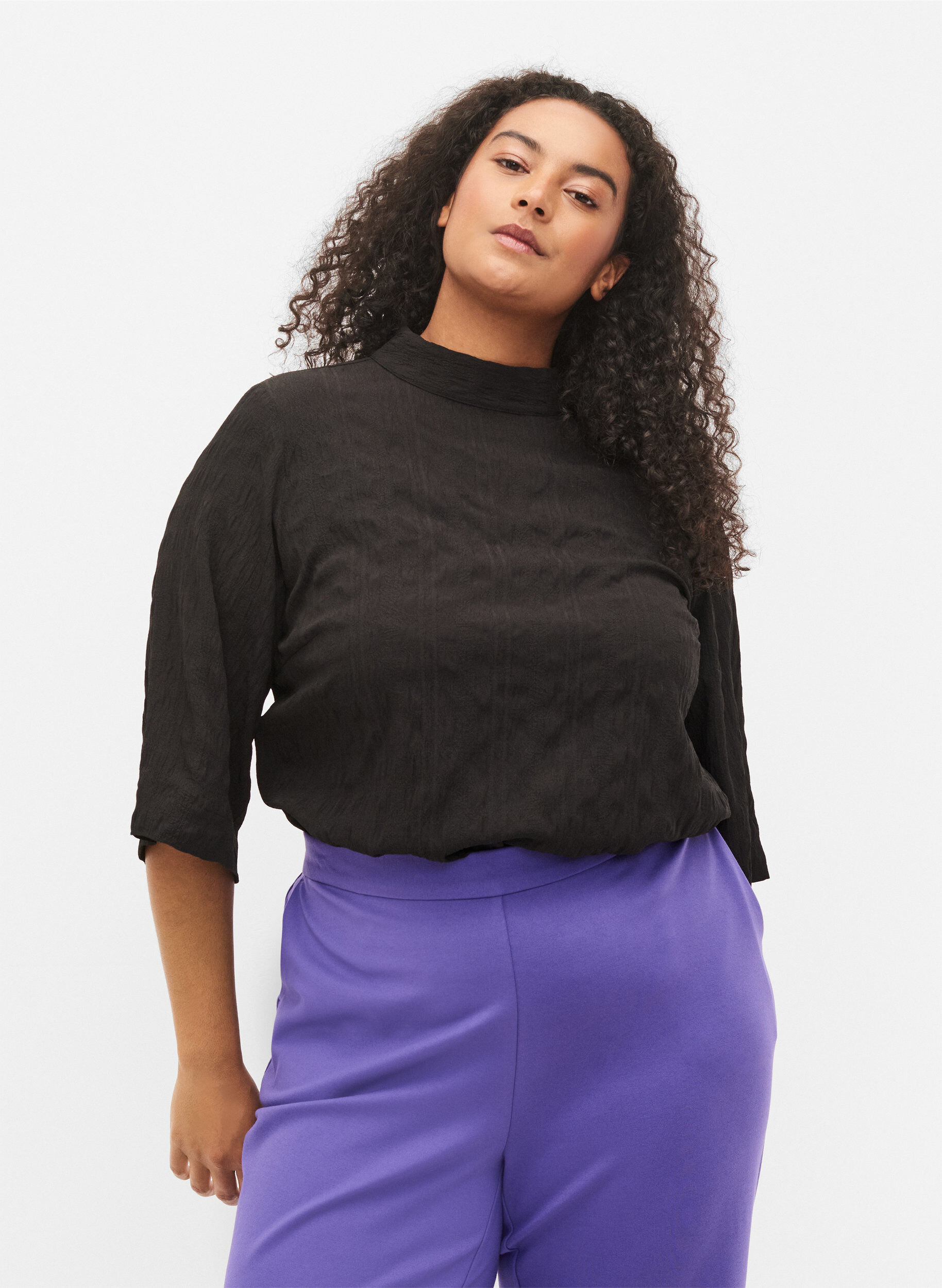 Zizzi Bluse med h&oslash;y hals og 3/4-ermer, Black, Model image number 0
