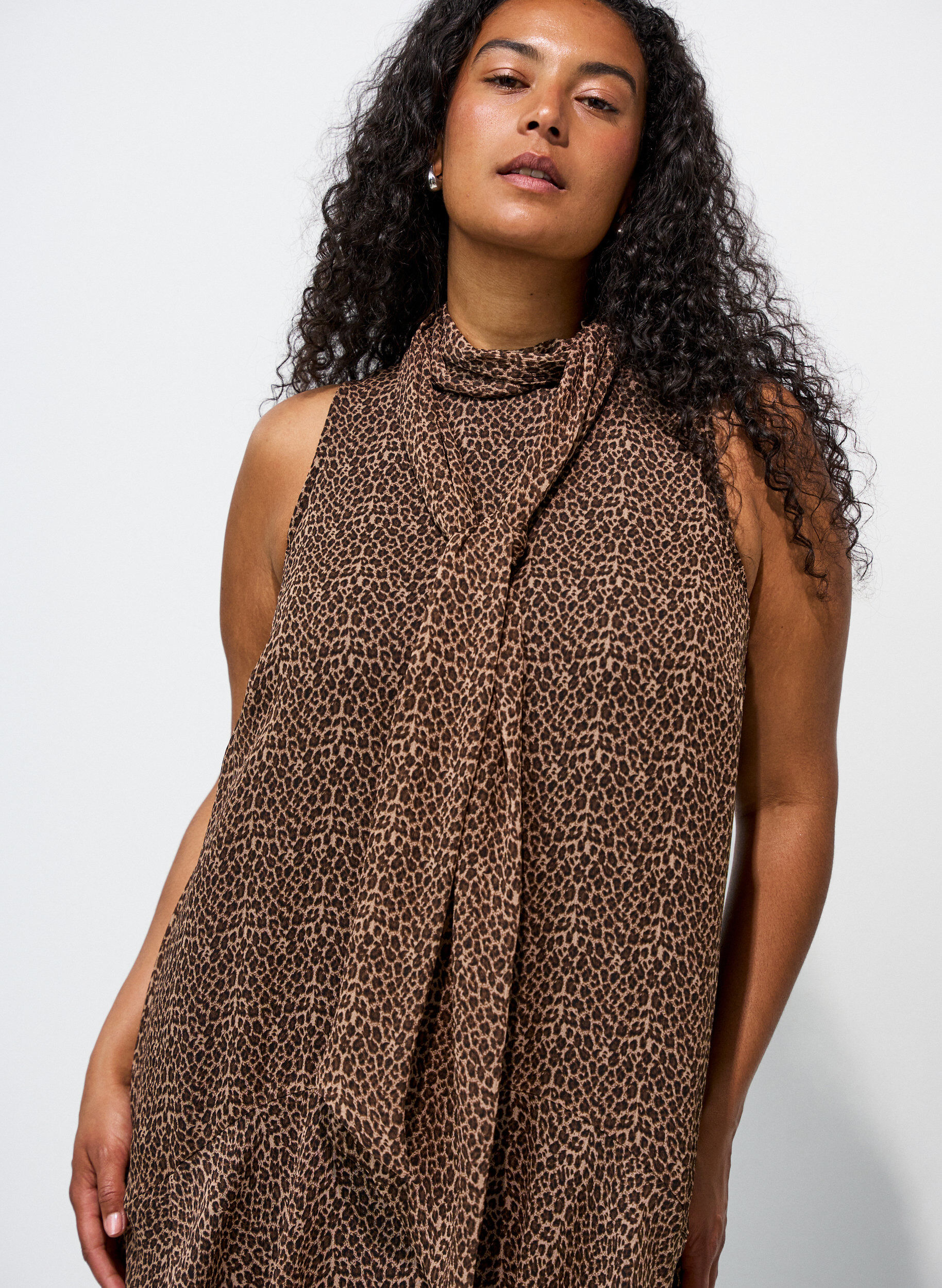ZizziMidikjole i chiffon med leopardtrykk og et knytebelte, Brun, Model image number 2