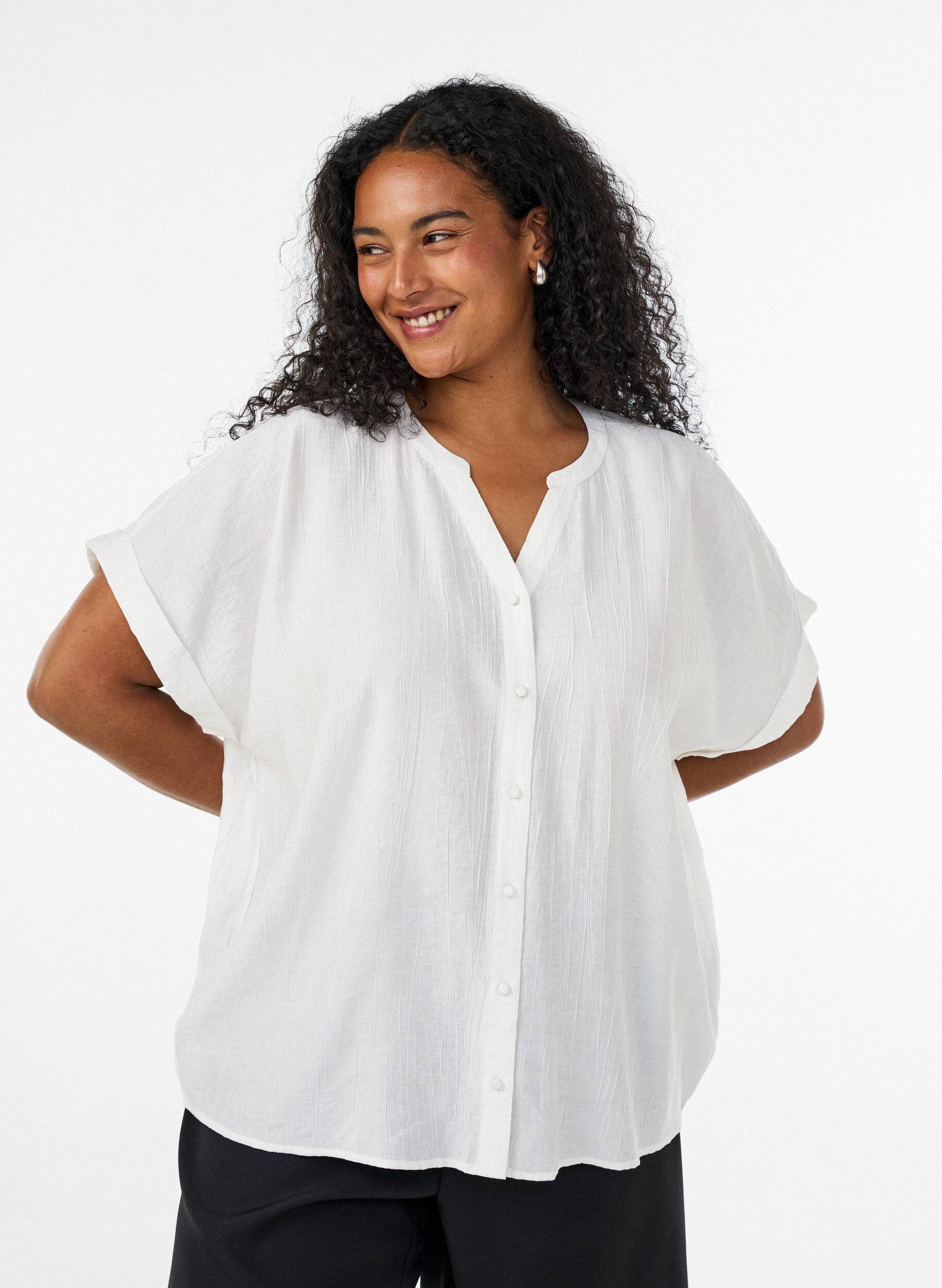 ZizziViskosebluse med knapper og tekstur, Vanilje, Model image number 0