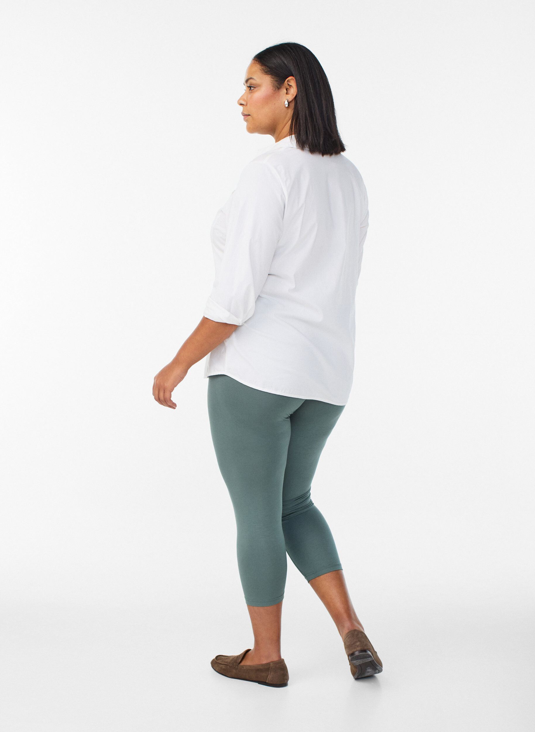 ZizziBasisleggings i viskose med 3/4-lengde, Gr&oslash;nn, Model image number 2