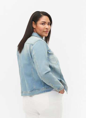 Lys denimjakke med brystlommer, Light blue denim, Model image number 1