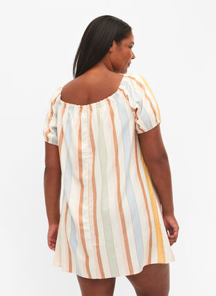 Zizzi Off-shoulder strandtunika, Striped Jaquard, Model image number 1