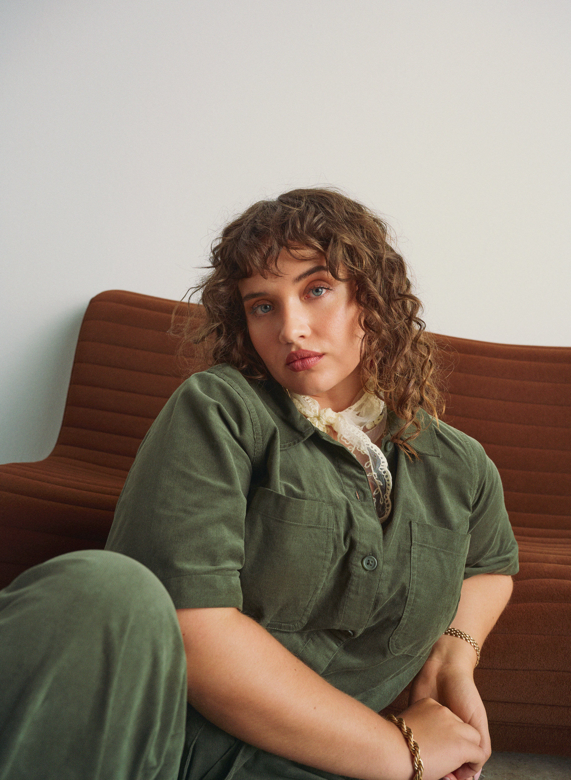 Cordfl&oslash;yels jumpsuit med straight fit ben