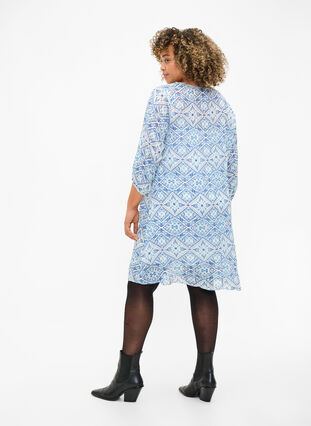 Trykt kjole med v-utringning og 3/4-ermer, Birch Graphic AOP, Model image number 1