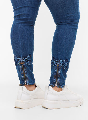 Super slim Amy jeans med sløyfe og glidelås, Dark blue, Model image number 0