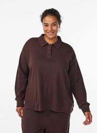 Ribbestrikket jersey poloskjorte med lange ermer, Brun Ribbestrikket jersey poloskjorte med lange ermer, Brun, Model