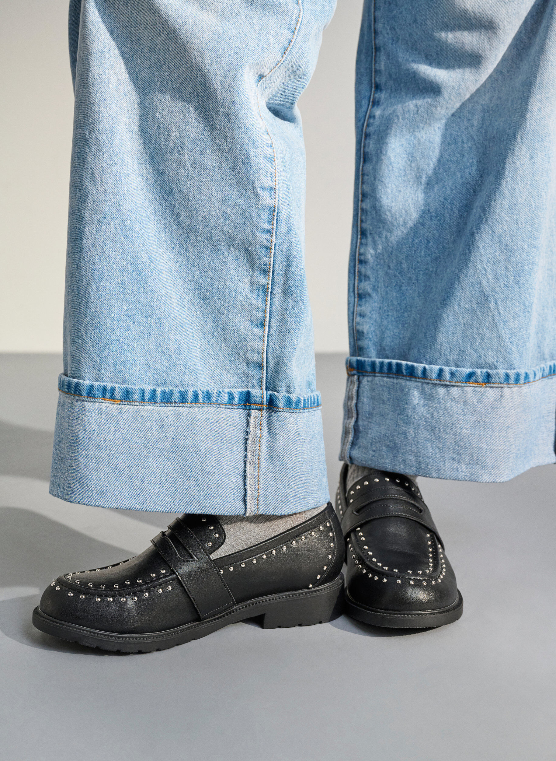 Zizzi Wide fit - L&aelig;rloafers med nagler, Svart, Image image number 0