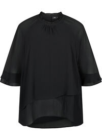 Bluse som er asymmetrisk nederst og med 3/4 ermer