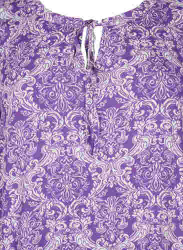 Kortermet viskosekjole med mønster, D. Lavender Oriental, Packshot image number 2