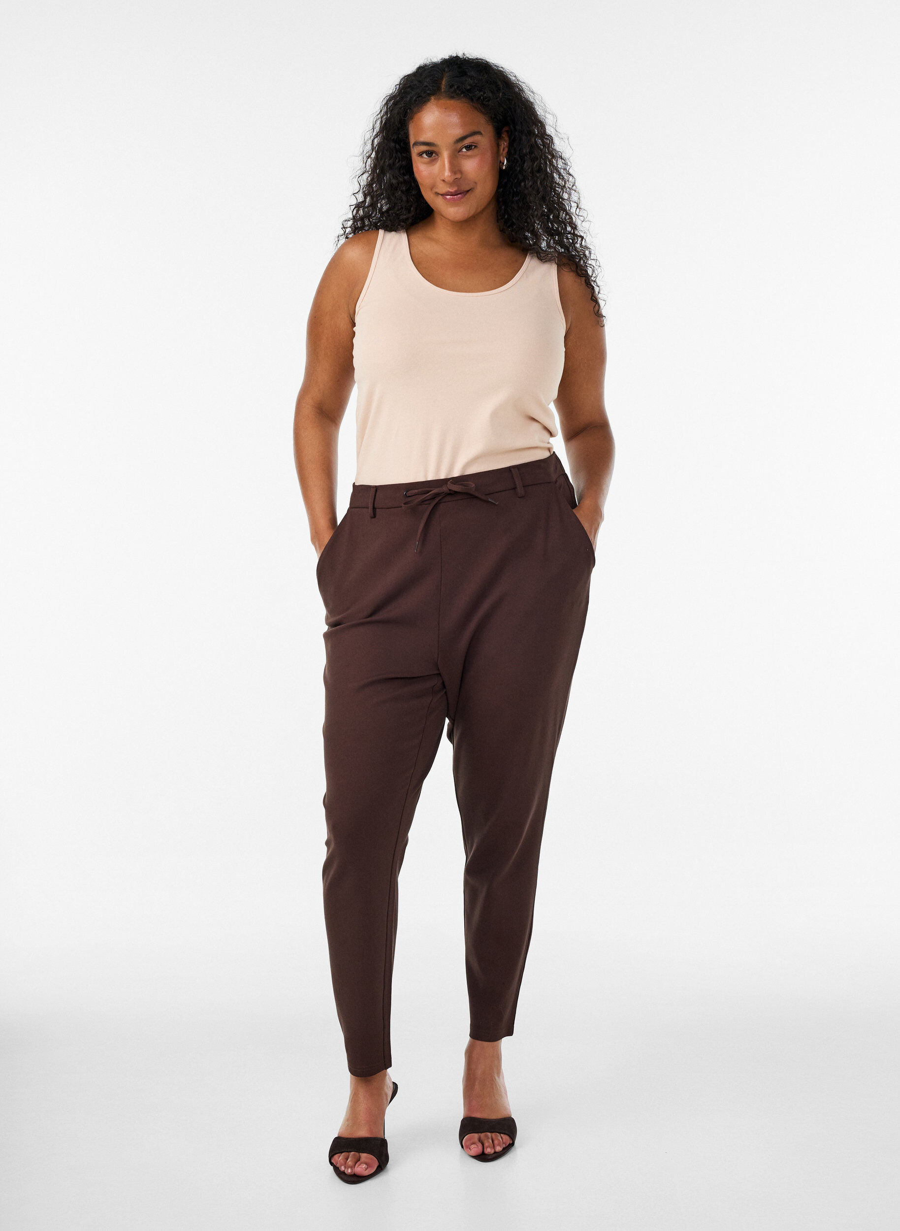 ZizziEnsfarget basic topp i bomull, Beige, Model image number 1