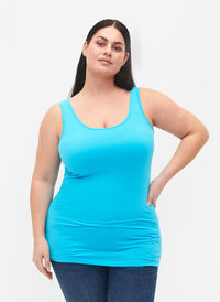 Ensfarget basistopp i bomull, Blue Atoll, Model