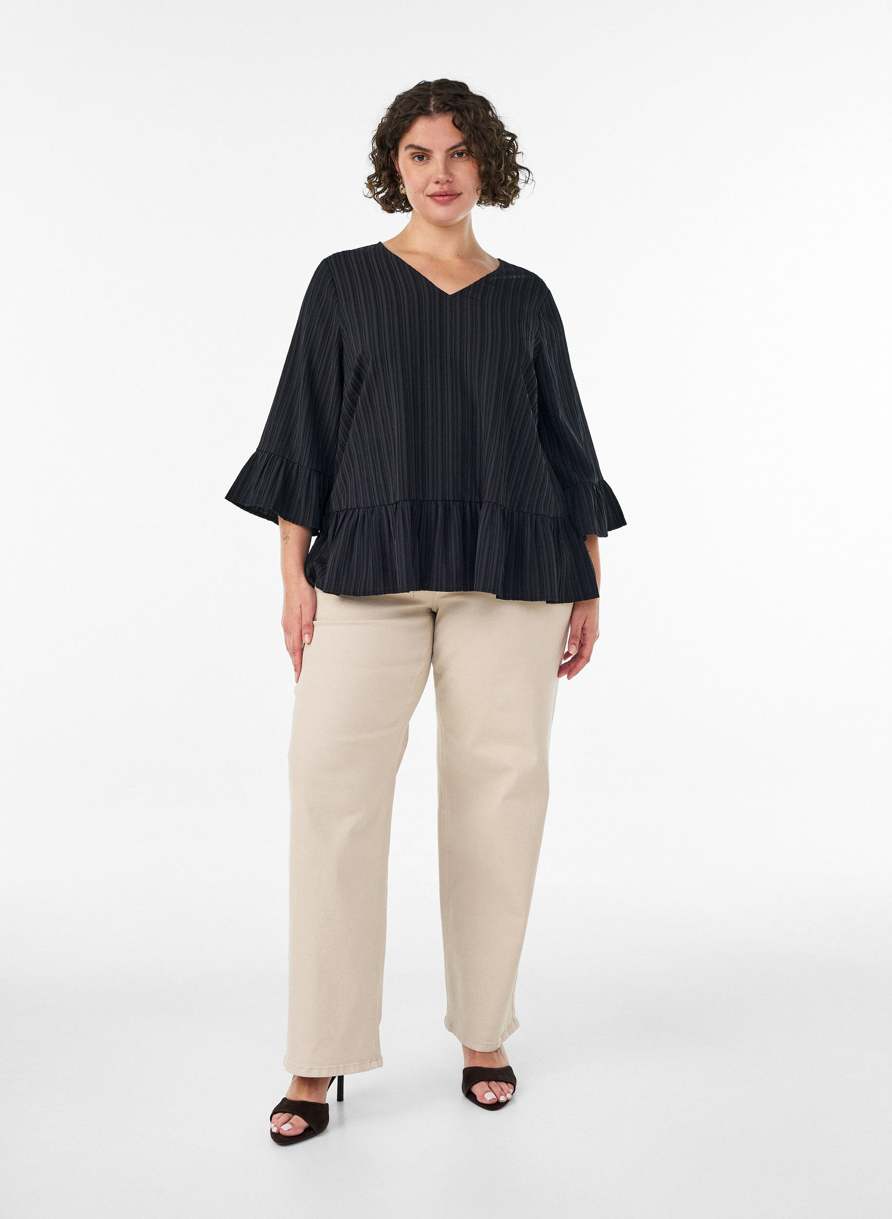 ZizziBluse med tekstur, V-hals og rysjer, Svart, Model image number 1