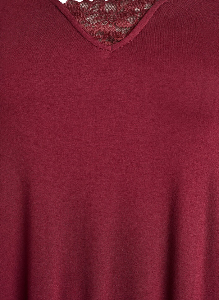 Langermet nattkjole med blondeinnlegg og V-hals, R&oslash;d, Packshot image number 2