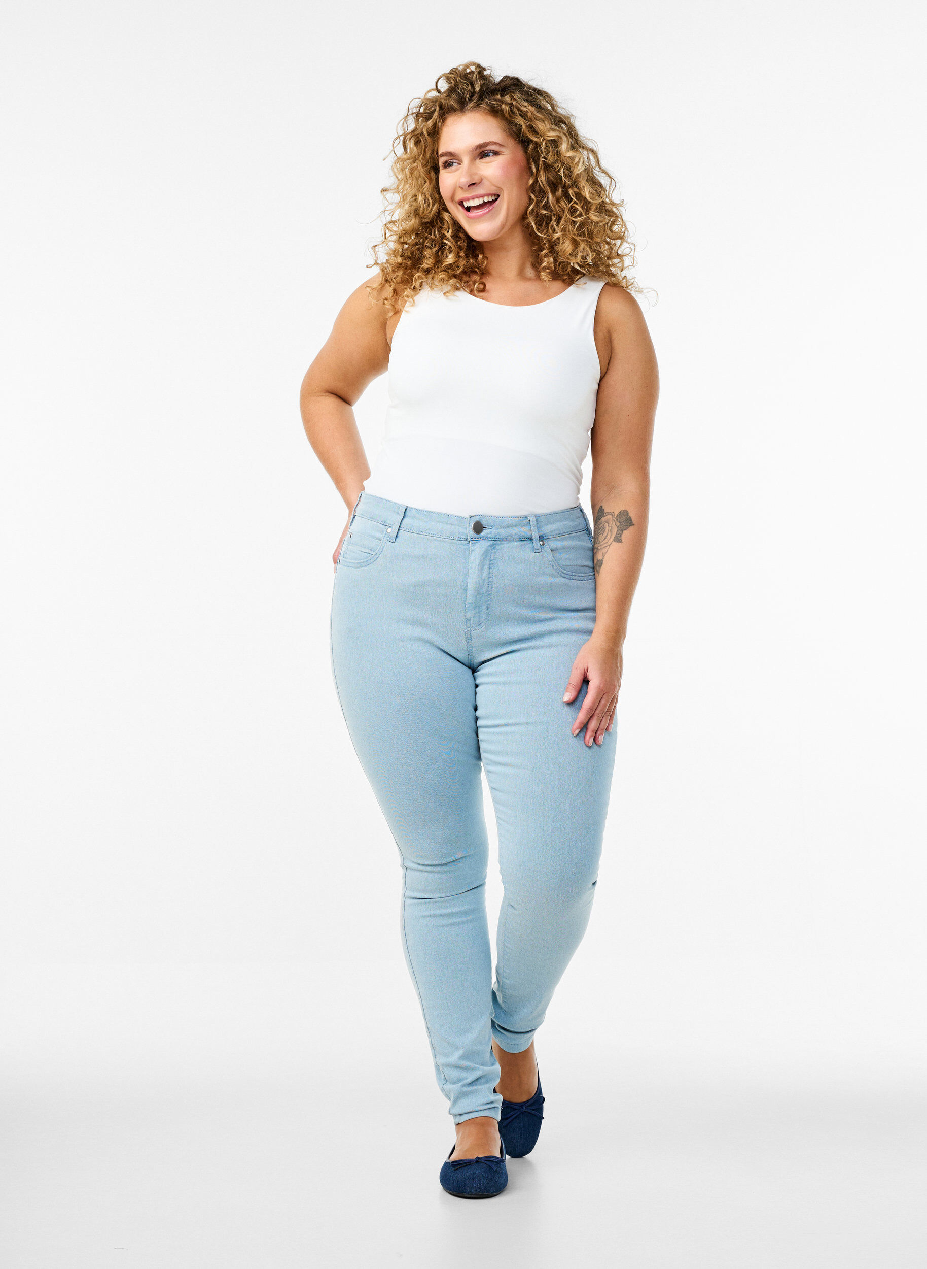 Zizzi Super slim Amy jeans med h&oslash;yt liv, Bl&aring;, Model image number 0