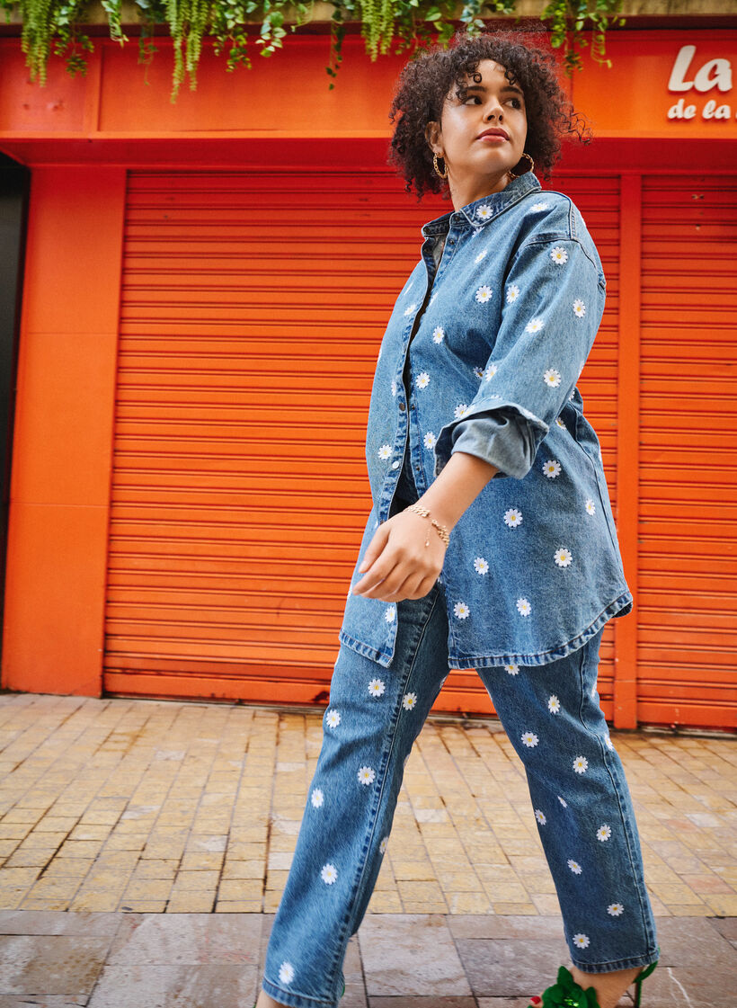 Løs denimskjorte med broderte tusenfryd, L.B. Flower, Image image number 0