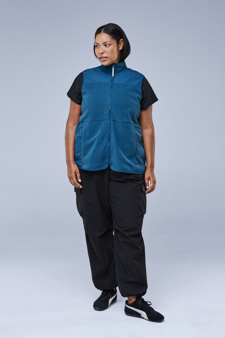 Høyhalset vest, , Model