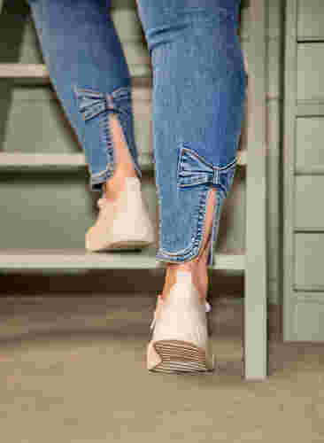 Cropped Amy jeans med høyt liv og sløyfe, Blue denim, Image image number 1