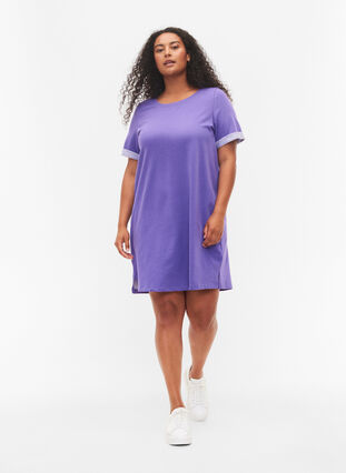 Kjole med korte ermer og splitt, Ultra Violet, Model image number 2