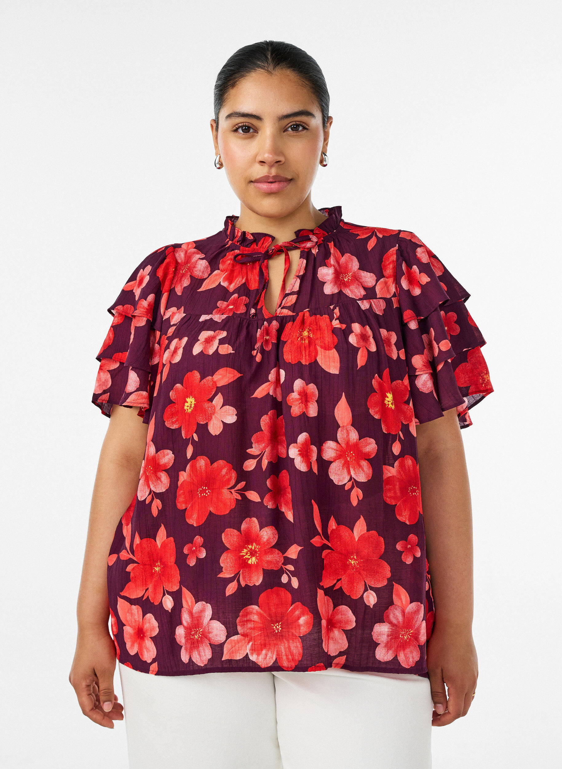 ZizziBluse i viskose med blomstermotiv og volangermer, Lilla, Model image number 0