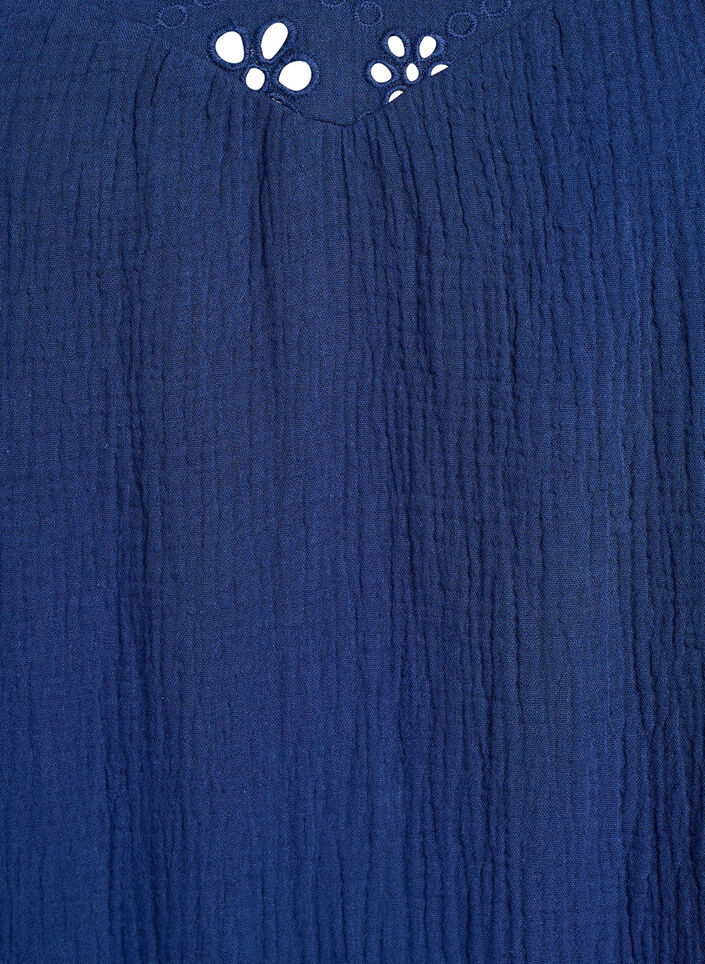 Bluse i bomullsmusselin med broderie anglaise og 1/2 ermer, Bl&aring;, Packshot image number 2