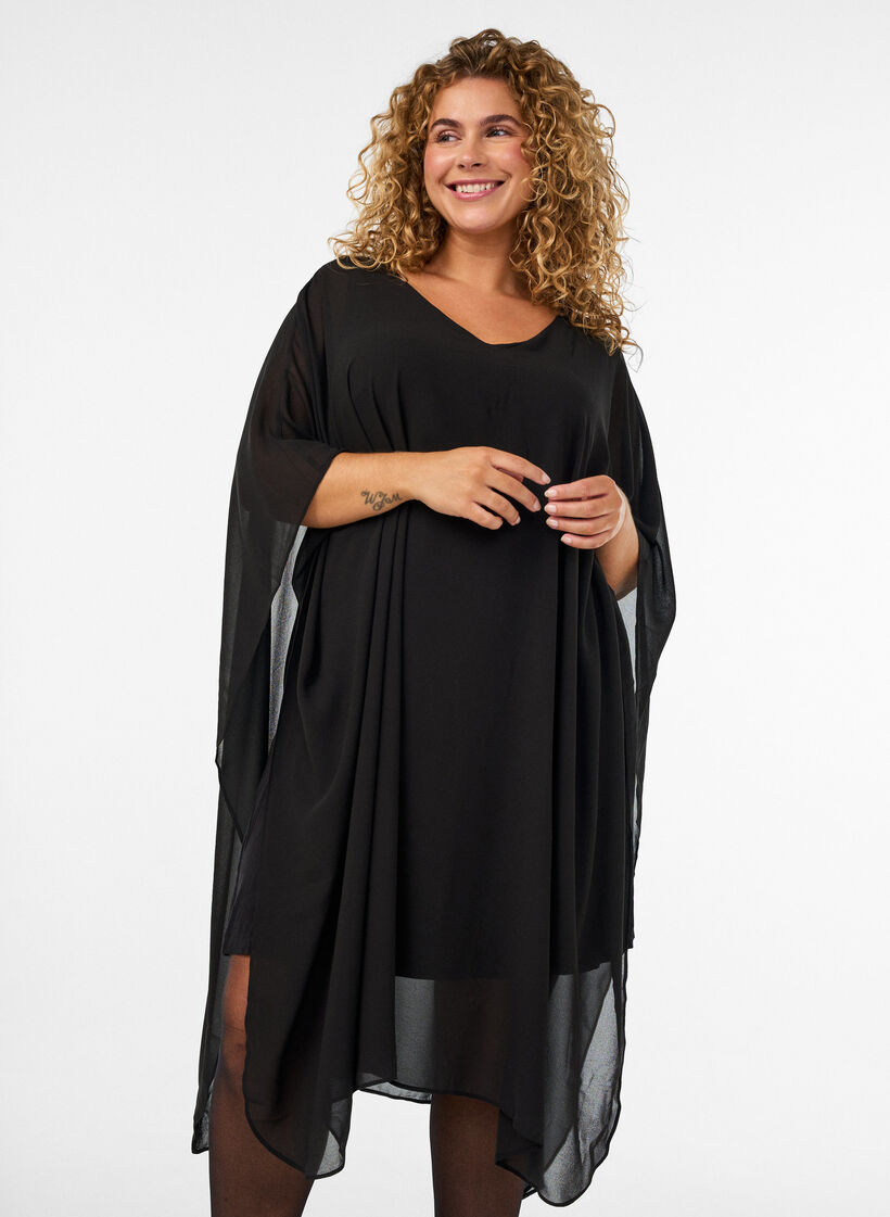Kort chiffonkjole med V-hals, Svart, Model image number 2