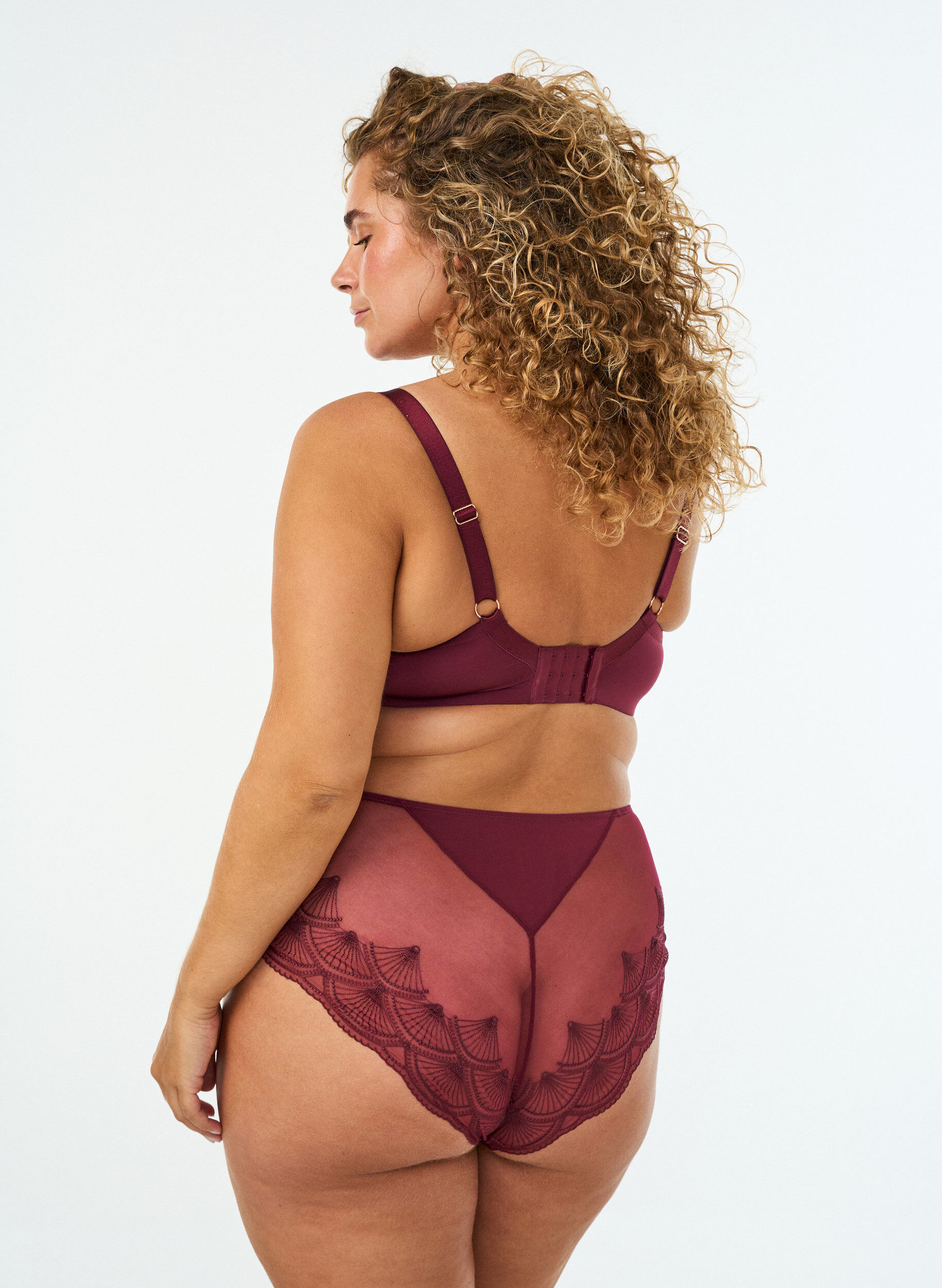 ZizziTruser med mesh og kanter i broderte blonder, R&oslash;d, Model image number 1