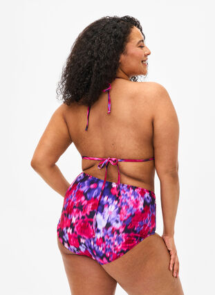 Trekantet bikini-BH med trykk, Pink Flower AOP, Model image number 1
