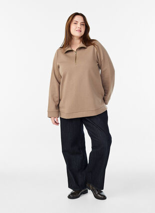 Zizzi Genser med høy hals og glidelåslukking, Brun, Model image number 1