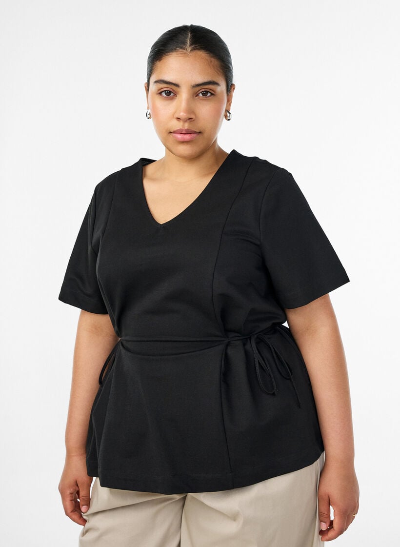 Bluse i bomullsblanding med V-hals og knyteb&aring;nd, Svart, Model image number 0