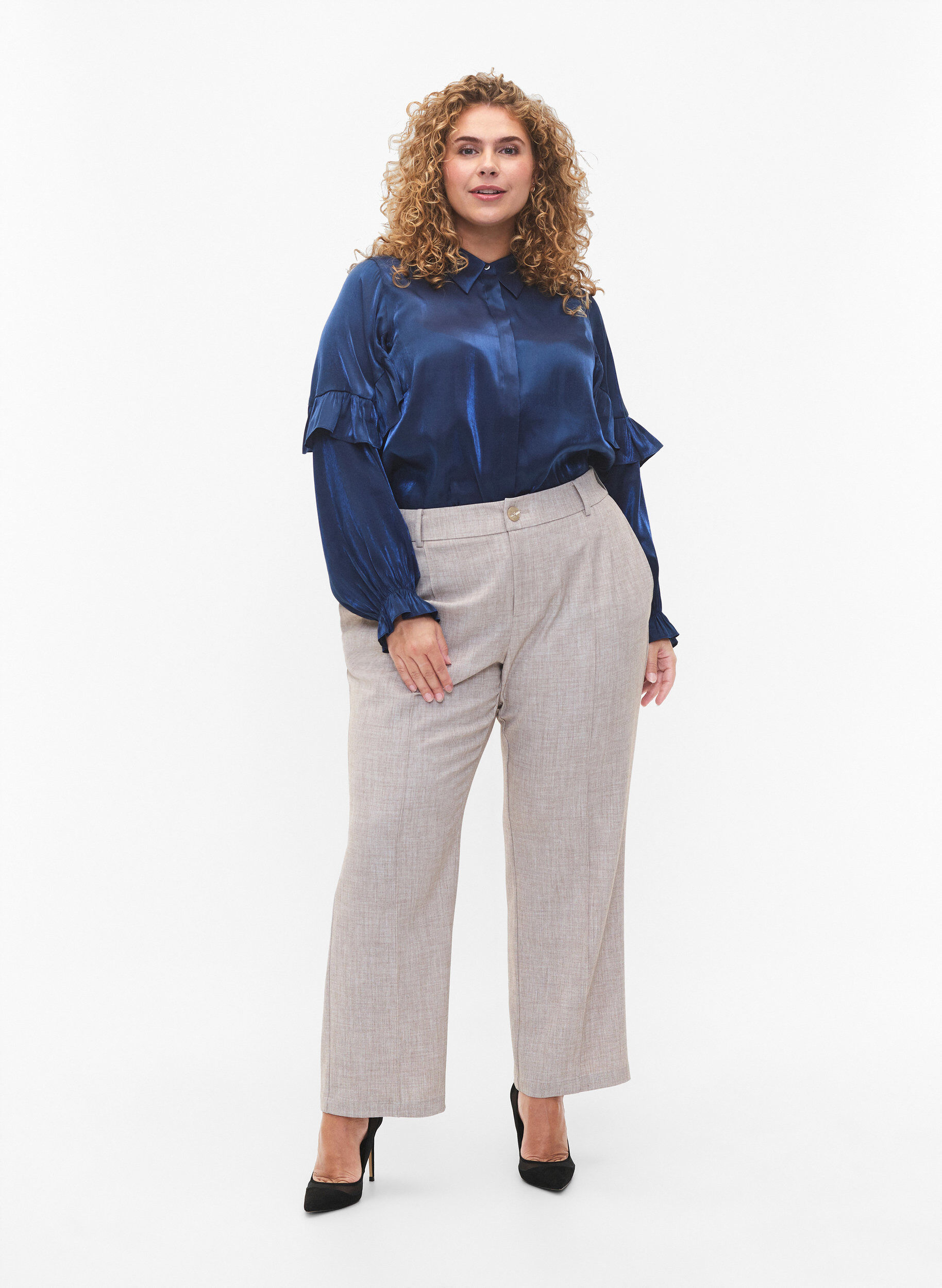 Zizzi Skjorte i viskose med volanger, Titan, Model image number 2