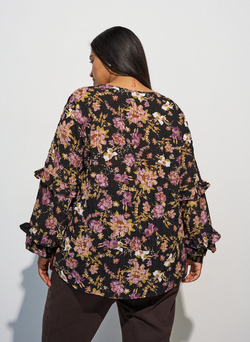 Bluse med blomstertrykk og rysjedetaljer, Svart, Model image number 2