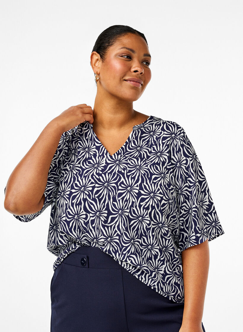 Bluse med V-hals og blomstertrykk, White Blue Flower, Model image number 0