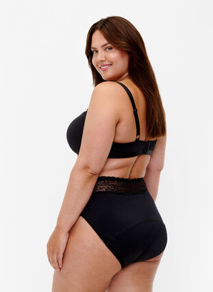 Zizzi Menstruasjonstruser med blonder, Svart, Model image number 1