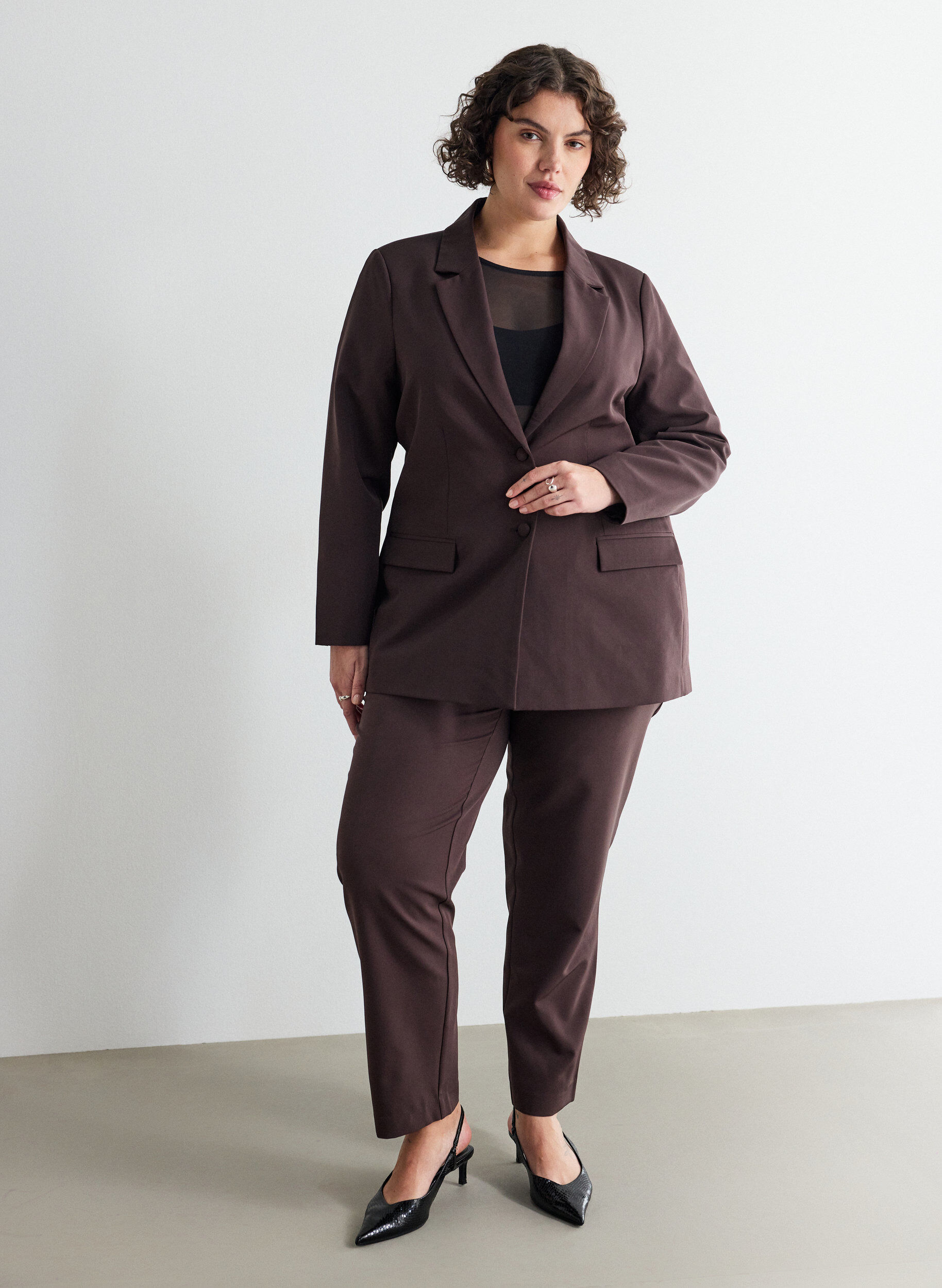 ZizziKlassisk blazer med knappelukking, Brun, Model image number 1