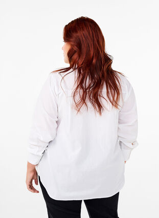 Zizzi Klassisk skjorte med broderte hjerter, Bright Wh.W. Blue H., Model image number 1