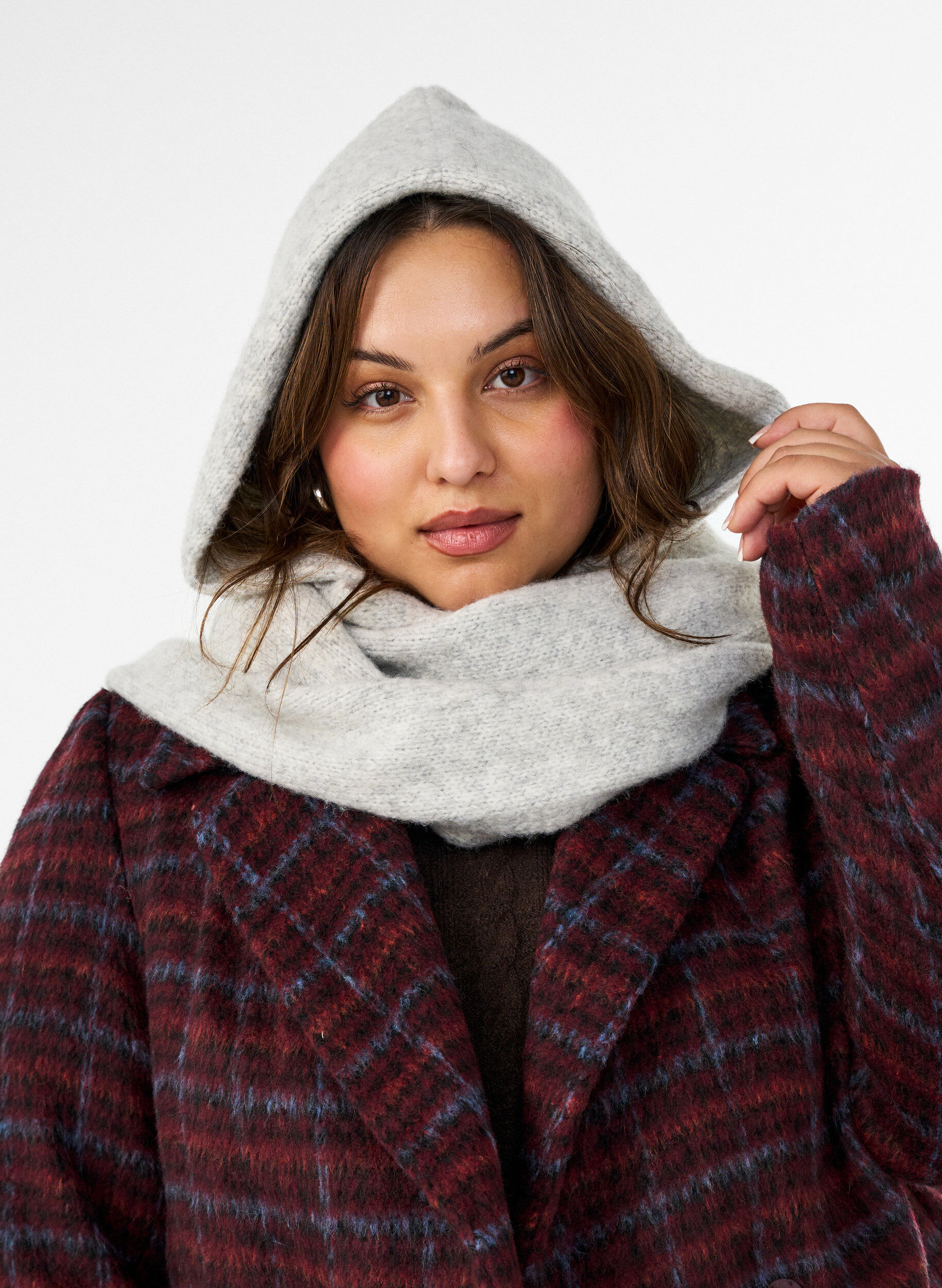 Strikket hette skjerf, Gr&aring;, Model