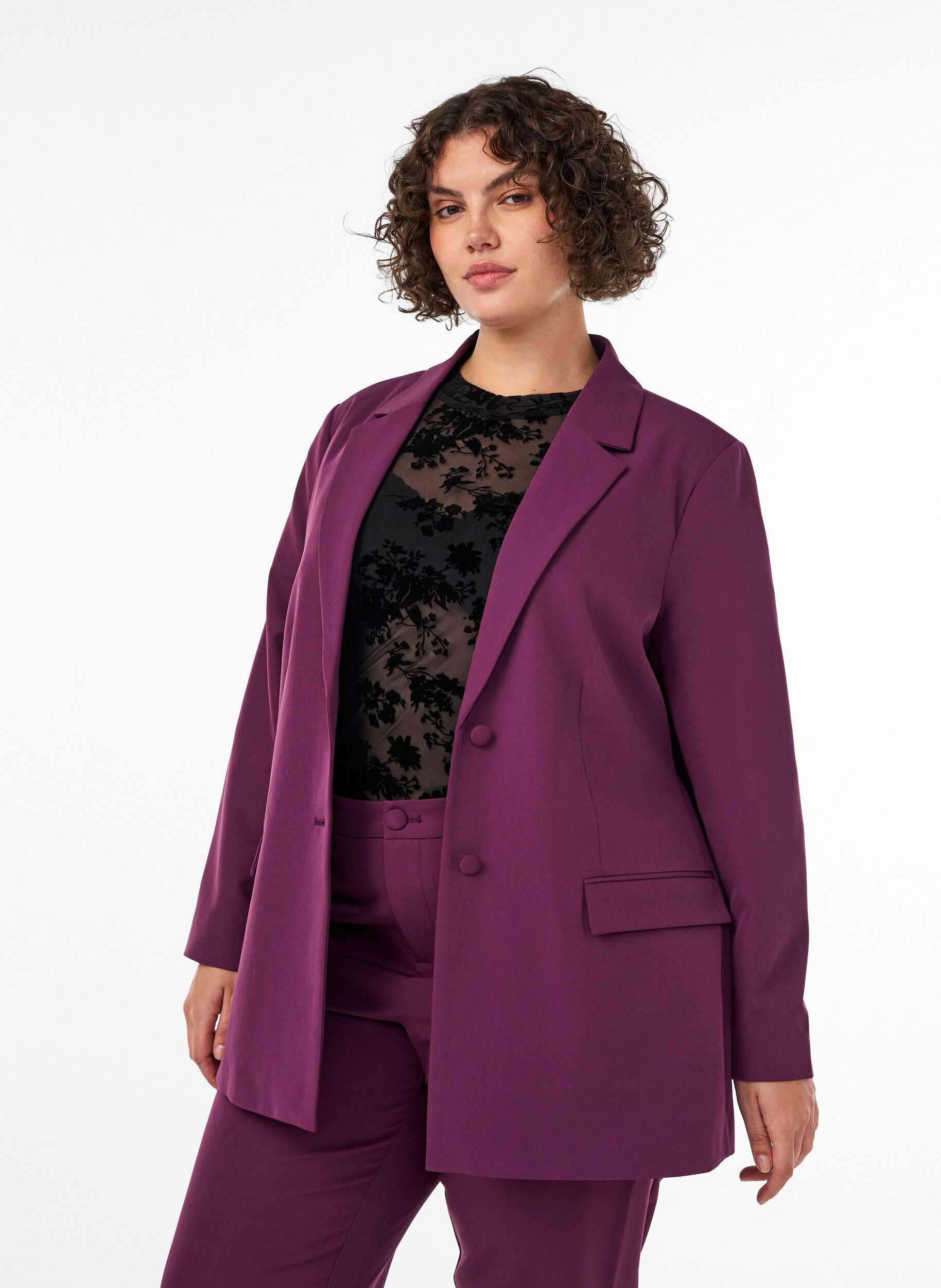 Klassisk blazer med knappelukking, Lilla, Model